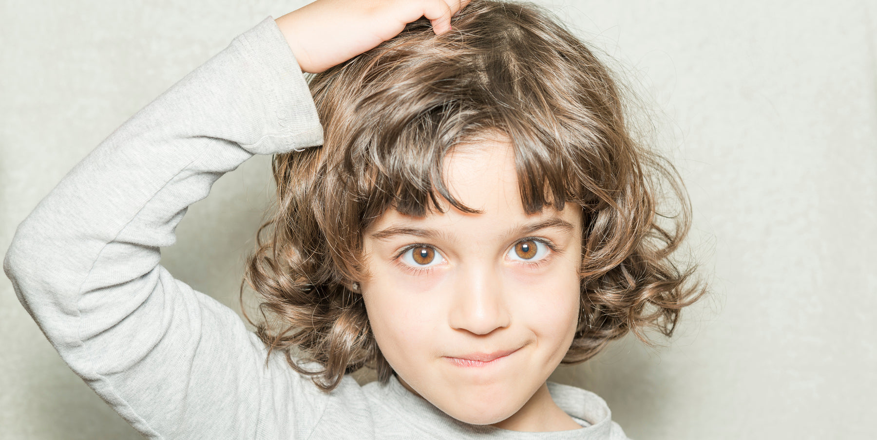 Identifiez les poux de tête et éliminez-les rapidement